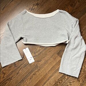 Alo cropped barre shoulder coverup -S